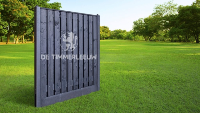 Antraciet beton met zwart gecoate schutting